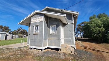 Gymbowen Public Hall