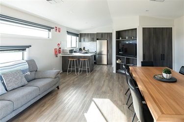 2025_Goroke_cabins_georgiemann_low-res_22.jpg