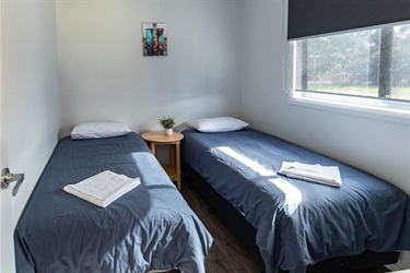 2025_Kaniva_cabins_georgiemann_low-res_3.jpg
