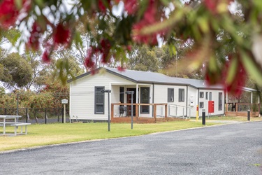2025_Kaniva_Caravan-Park_cabins-31.jpg